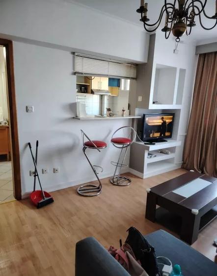 Apartament cu 2 camere semidecomandat, mobilat în Crângași