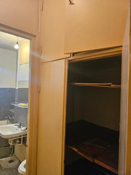 Apartament cu 3 camere semidecomandat în Titan