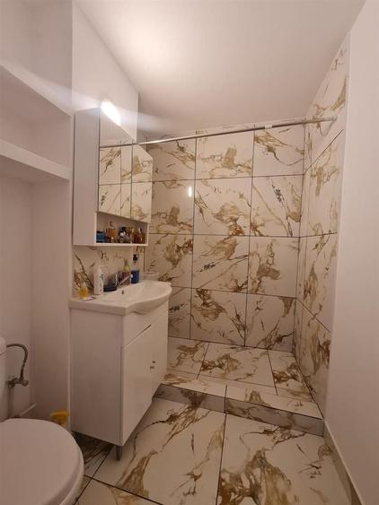 Apartament cu 3 camere decomandat în Iosia