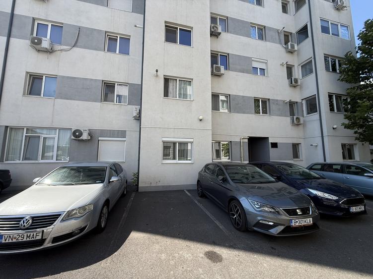 Apartament cu 2 camere semidecomandat, mobilat în Apărătorii Patriei