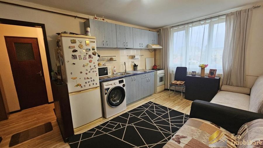 Apartament cu 2 camere semidecomandat în Virtuții