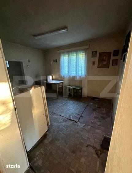 Casă cu 2 camere cu Teren 2331 Mp în Petrești