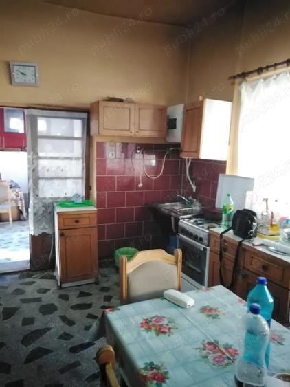 Casă cu 4 camere în Petid