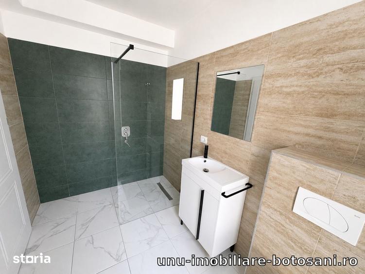 Casă cu 4 camere cu Teren 250 Mp în Central