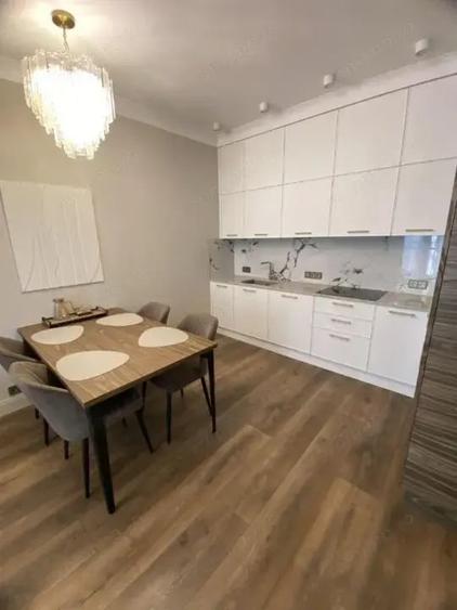 Apartament cu 3 camere decomandat în Politehnica