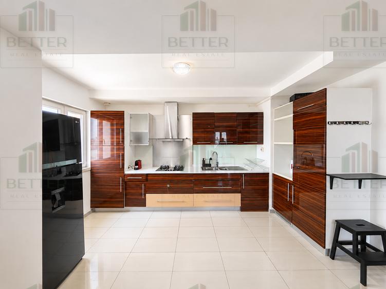Apartament cu 3 camere semidecomandat în Ștefăneștii de Jos