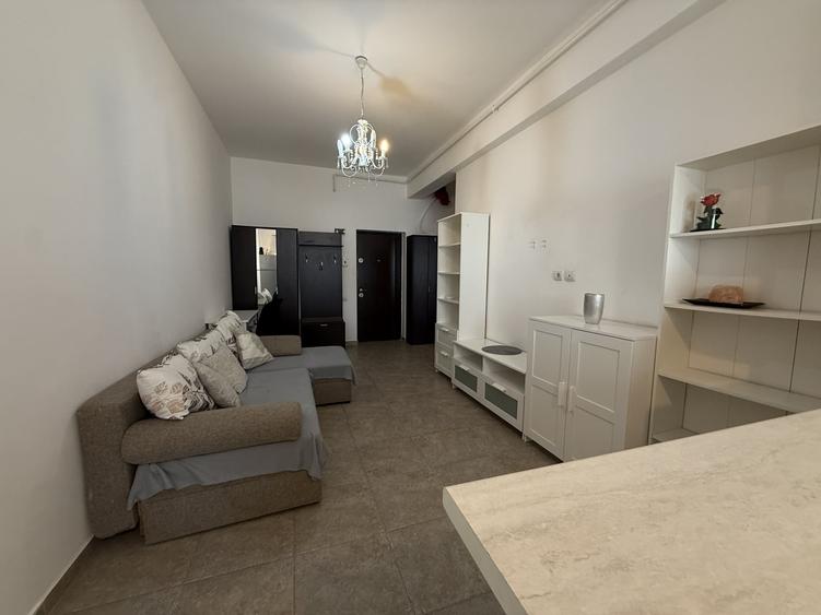 Apartament cu 2 camere semidecomandat, mobilat în Apărătorii Patriei