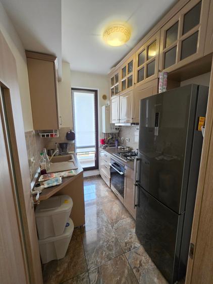 Apartament cu 3 camere decomandat în Obor