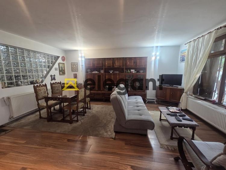 Casă individuală cu 5 camere cu Canalizare în Bordei