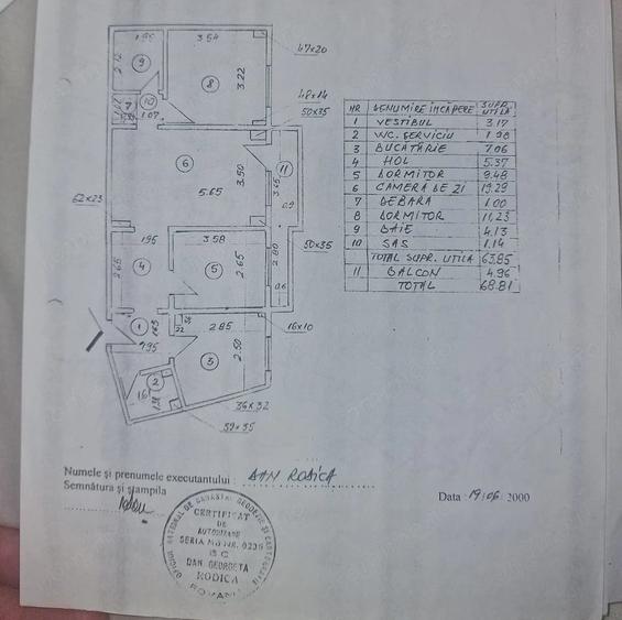 Apartament cu 3 camere semidecomandat în Vitan