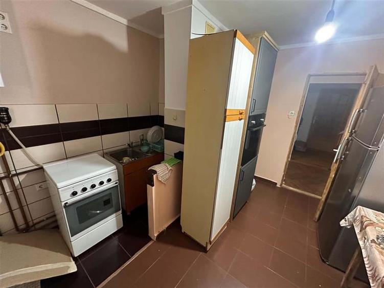 Apartament cu 3 camere decomandat în Bucovina