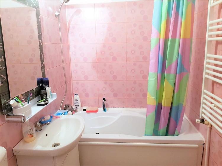 Apartament cu 2 camere semidecomandat, mobilat în Micro 16