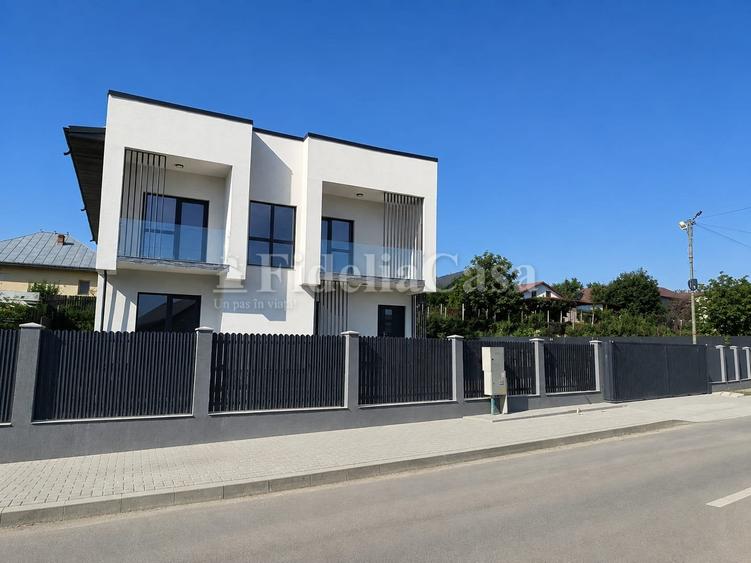 Casă cu 4 camere cu Teren 300 Mp în Valea Lupului