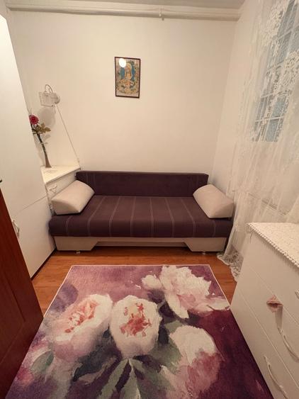 Apartament cu 3 camere semidecomandat, mobilat în Baciu