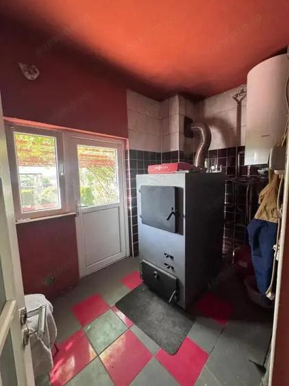 Casă cu Teren 2500 Mp în Siret