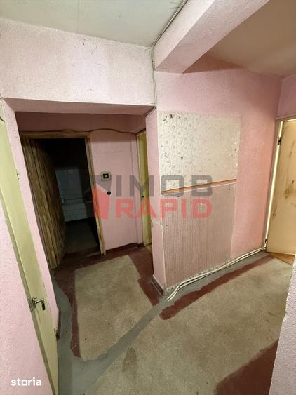 Apartament cu 3 camere decomandat în Central