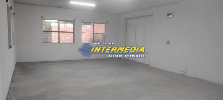 Casă individuală cu 4 camere cu Canalizare în Central