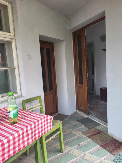 Casă cu Teren 2800 Mp în Central
