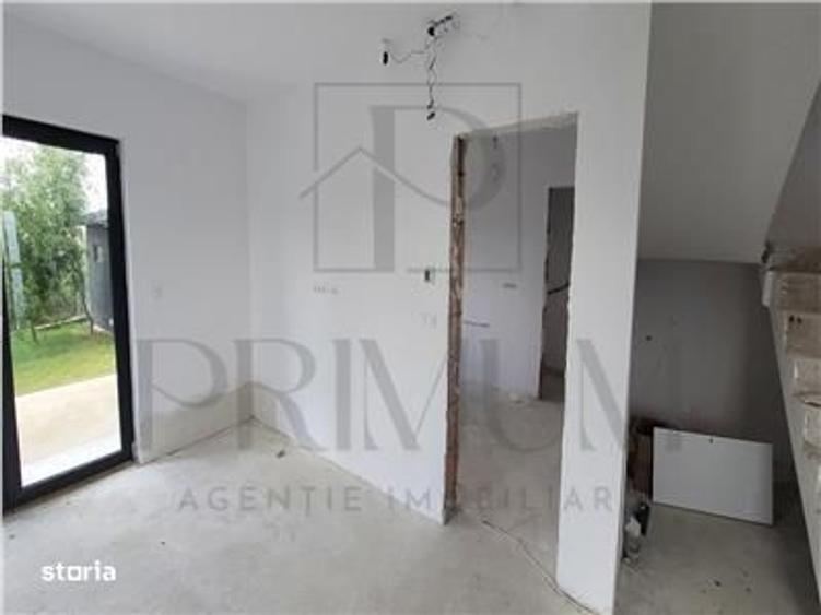 Casă cu 4 camere decomandat în Urseni
