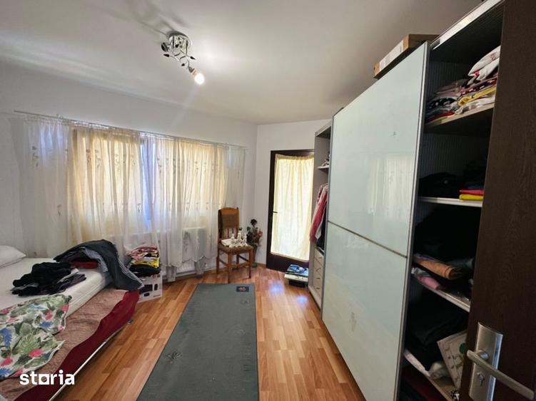 Casă cu 4 camere decomandat cu Teren 1482 Mp în Nojorid