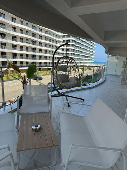 Apartament cu 3 camere semidecomandat, mobilat în Nord