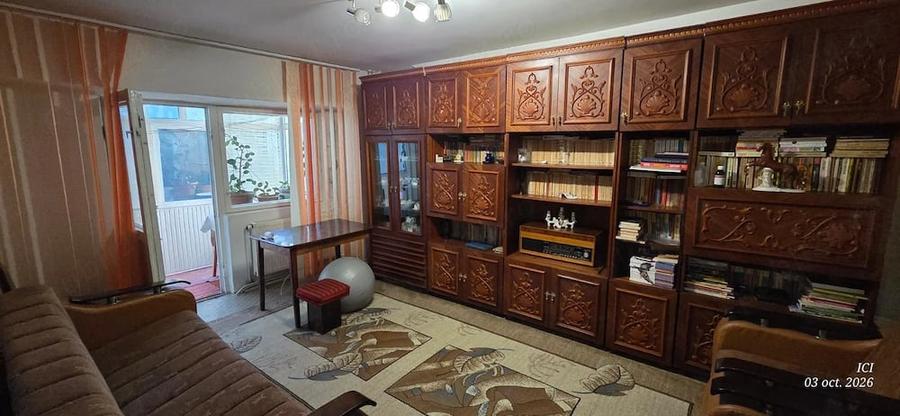 Apartament cu 4 camere decomandat în Sud
