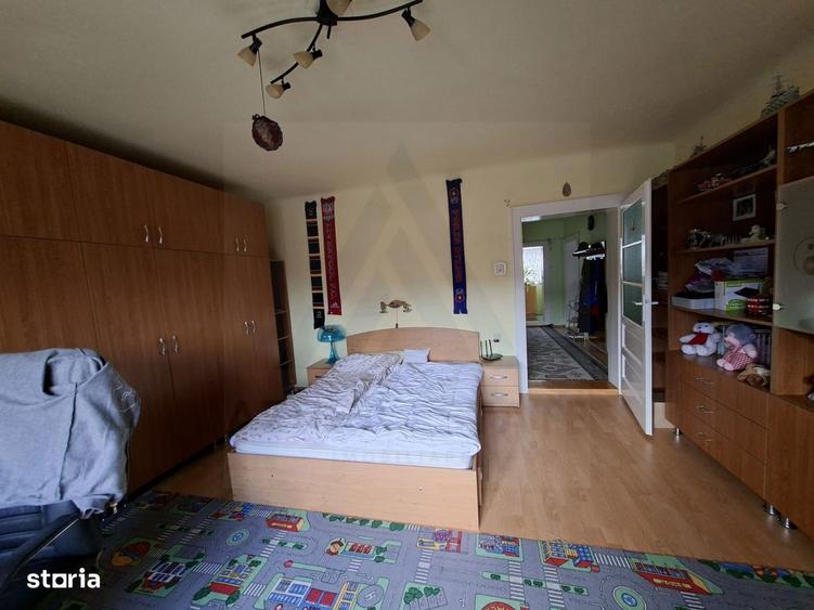 Casă cu 5 camere cu Canalizare în Sub Arini