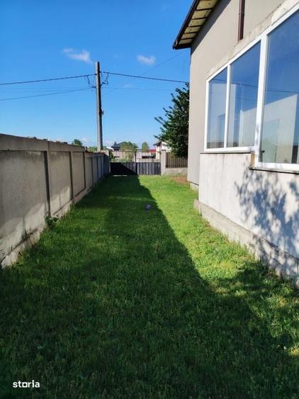 Casă cu 4 camere cu Teren 570 Mp în Aeroport