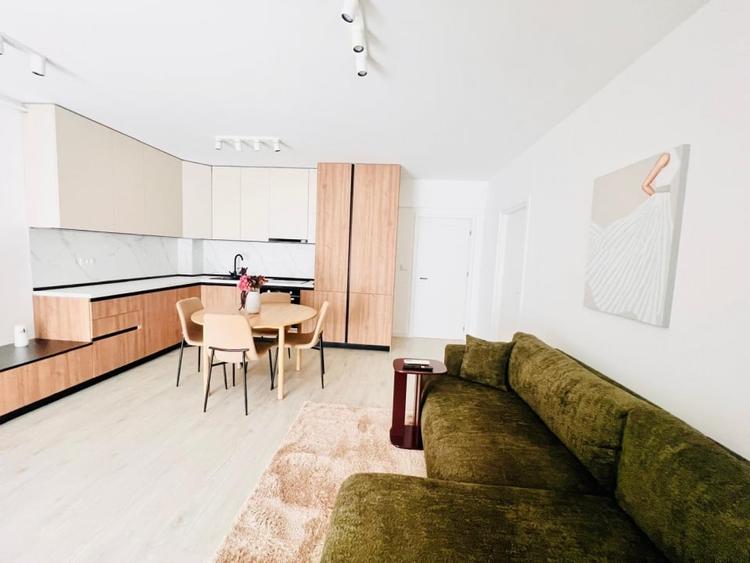 Apartament cu 2 camere semidecomandat, mobilat în Pipera