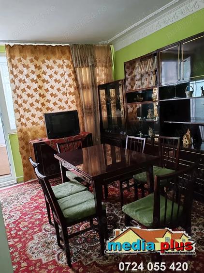 Apartament cu 3 camere semidecomandat în Central