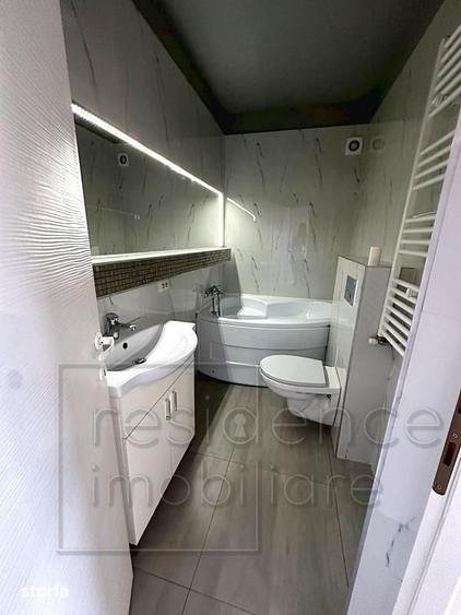 Apartament cu 3 camere semidecomandat, mobilat în Bulgaria