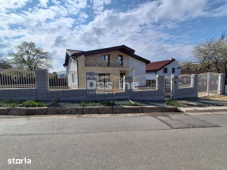 Casă cu 6 camere cu Teren 500 Mp în Miroslava