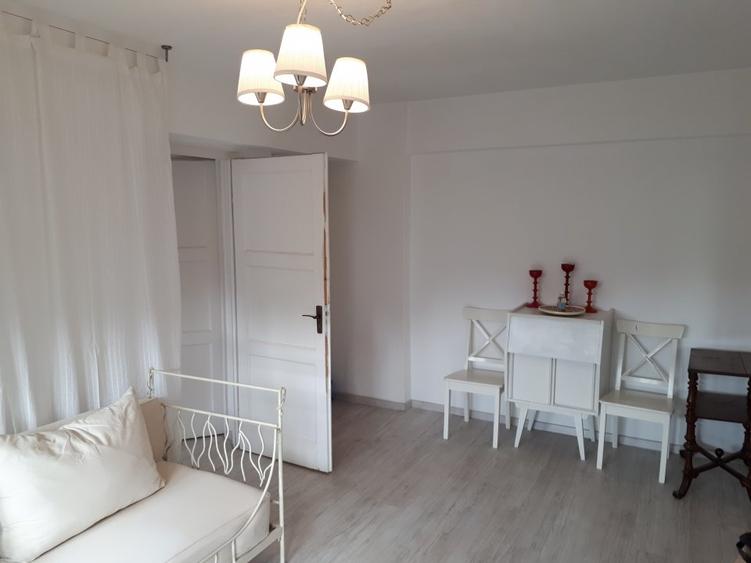 Apartament cu 2 camere nedecomandat, mobilat în Kogălniceanu