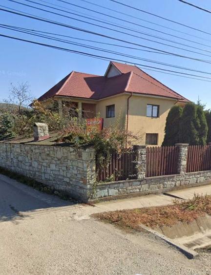Casă cu 4 camere în Urișor
