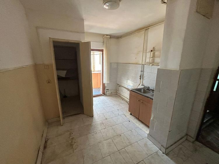Apartament cu 3 camere decomandat în Gara
