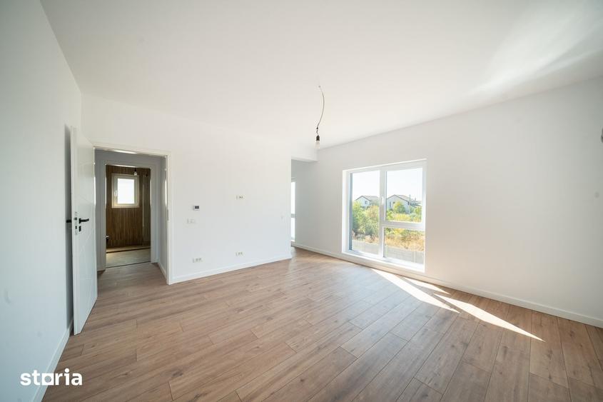 Casă cu 4 camere cu Teren 440 Mp în Domnești