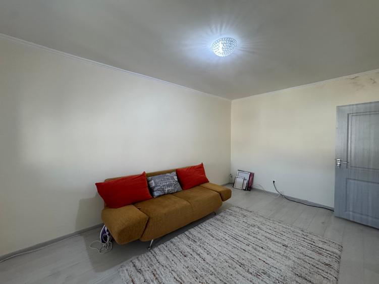 Apartament cu 2 camere decomandat în