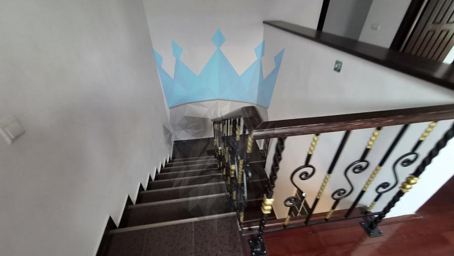 Casă individuală cu 7 camere cu Canalizare în Voluntari