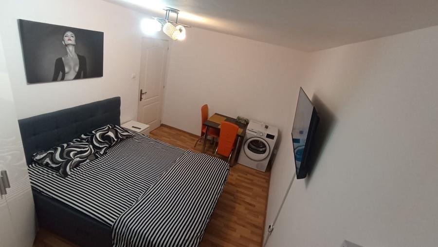 Proprietar inchiriez apartament cu 1 camera Complex Studentesc-Stadion, str Bradul - 4