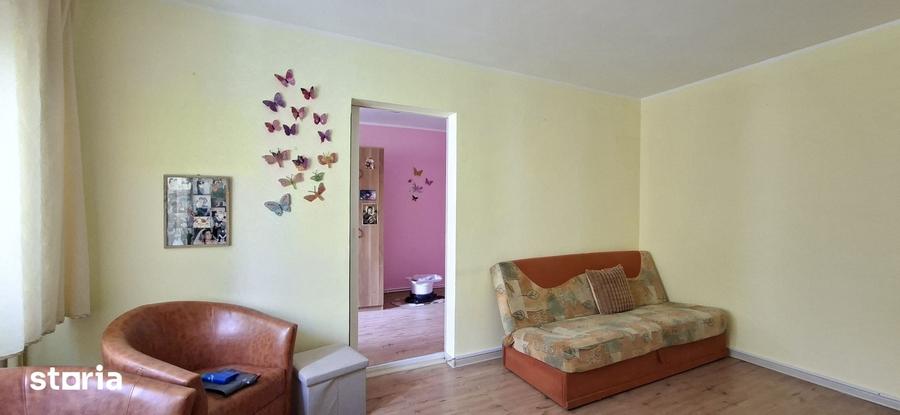Apartament cu 3 camere în Micro 40