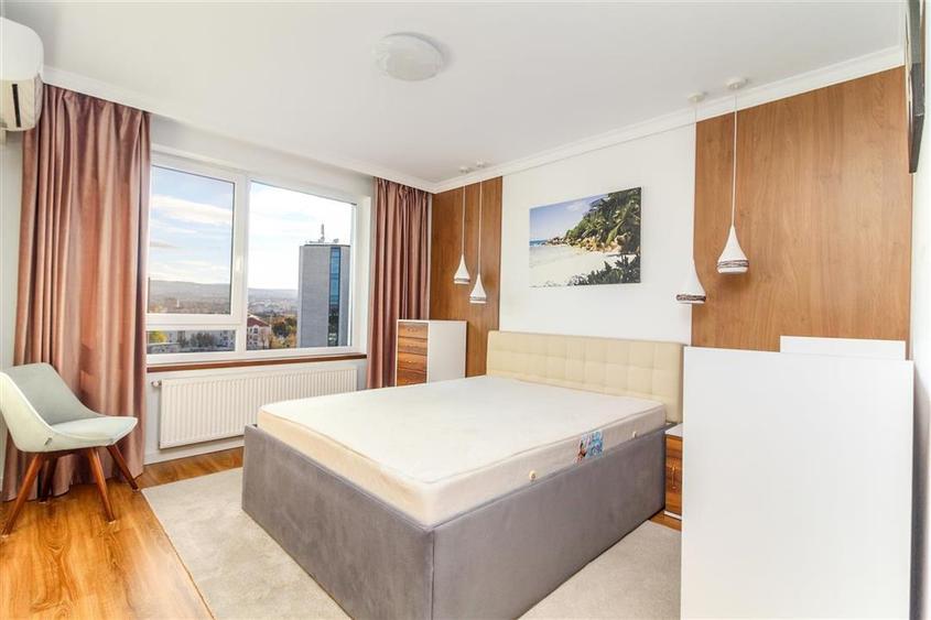 Apartament cu 2 camere semidecomandat, mobilat în Iris