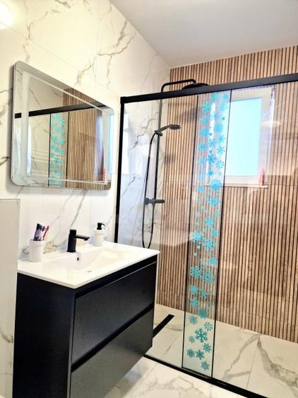 Apartament cu 2 camere semidecomandat, mobilat în Florești