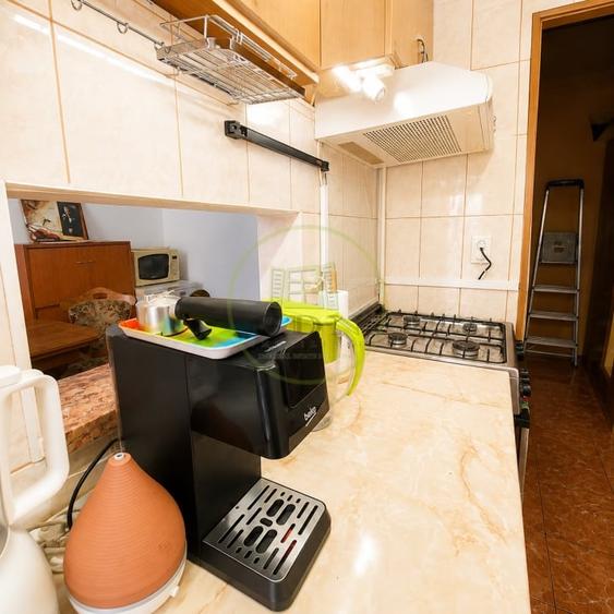 Apartament cu 3 camere decomandat, mobilat în Florilor