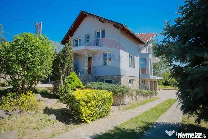 Casă cu 1 camere cu Teren 1000 Mp în Central