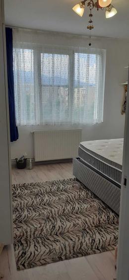 Apartament cu 2 camere decomandat în Tractorul