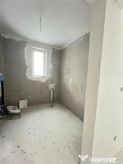Apartament cu 3 camere semidecomandat în Torontalului