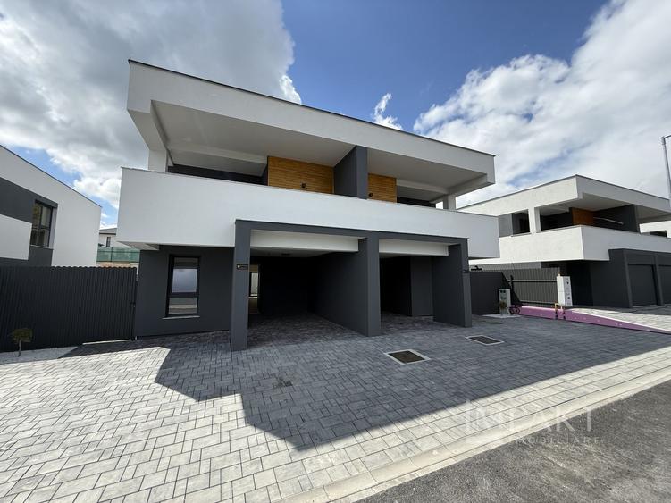 Duplex cu 4 camere cu Canalizare în Chinteni