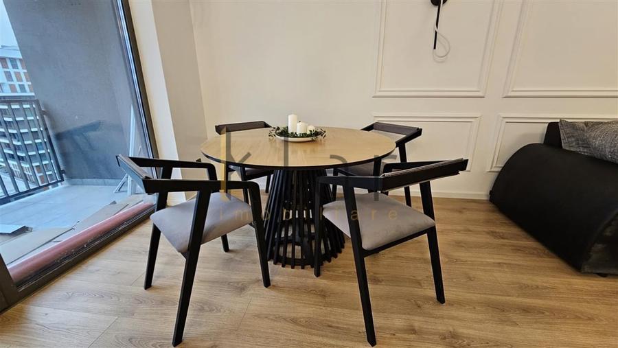 Apartament cu 3 camere semidecomandat, mobilat în Zorilor
