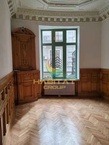 Casă individuală cu 11 camere cu Canalizare în Ultracentral