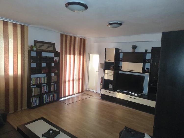 Casă individuală cu 3 camere cu Teren 867 Mp în Periferie